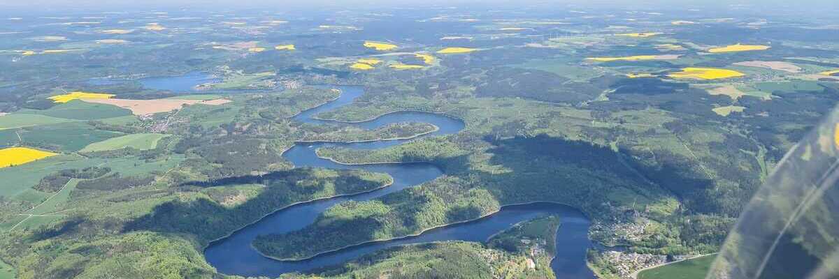 Flugwegposition um 11:00:17: Aufgenommen in der Nähe von Saale-Orla-Kreis, Deutschland in 1524 Meter